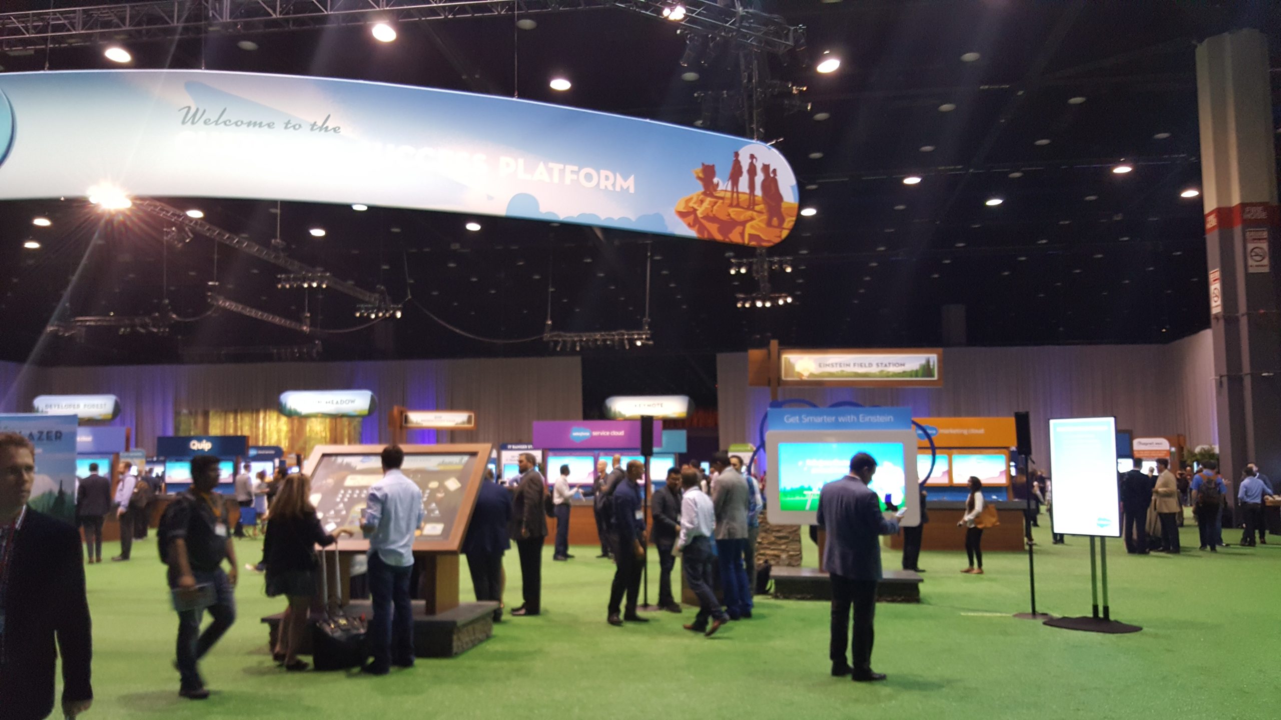Découvrez les temps forts du Salesforce World Tour : une immersion au cœur de l&rsquo;innovation et de la transformation digitale